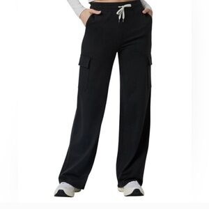 NWT Vuori Halo Essential Cargo Wideleg Black Heather XS